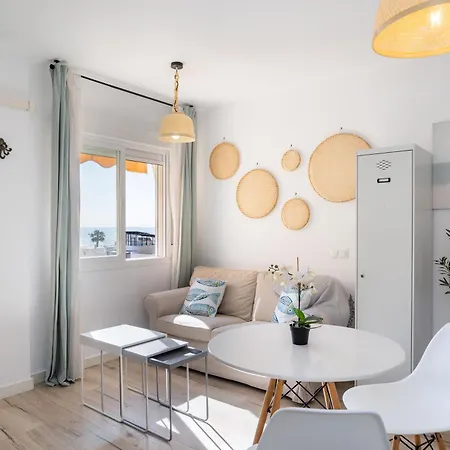 Apartament Oceanview, Beachfront 15 Min From Malaga Downtown *
