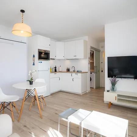Apartament Oceanview, Beachfront 15 Min From Malaga Downtown *